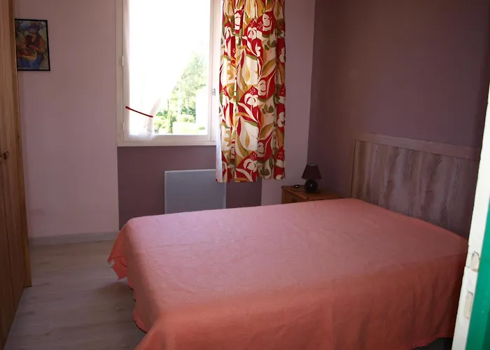 A : Pavillon Intime 6 Pers., Proche Et Commerces - Fr-1-323-369 *