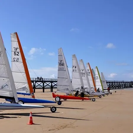 à : Pavillon Intime 6 Pers., Proche Et Commerces - Fr-1-323-369 Saint-Jean-de-Monts